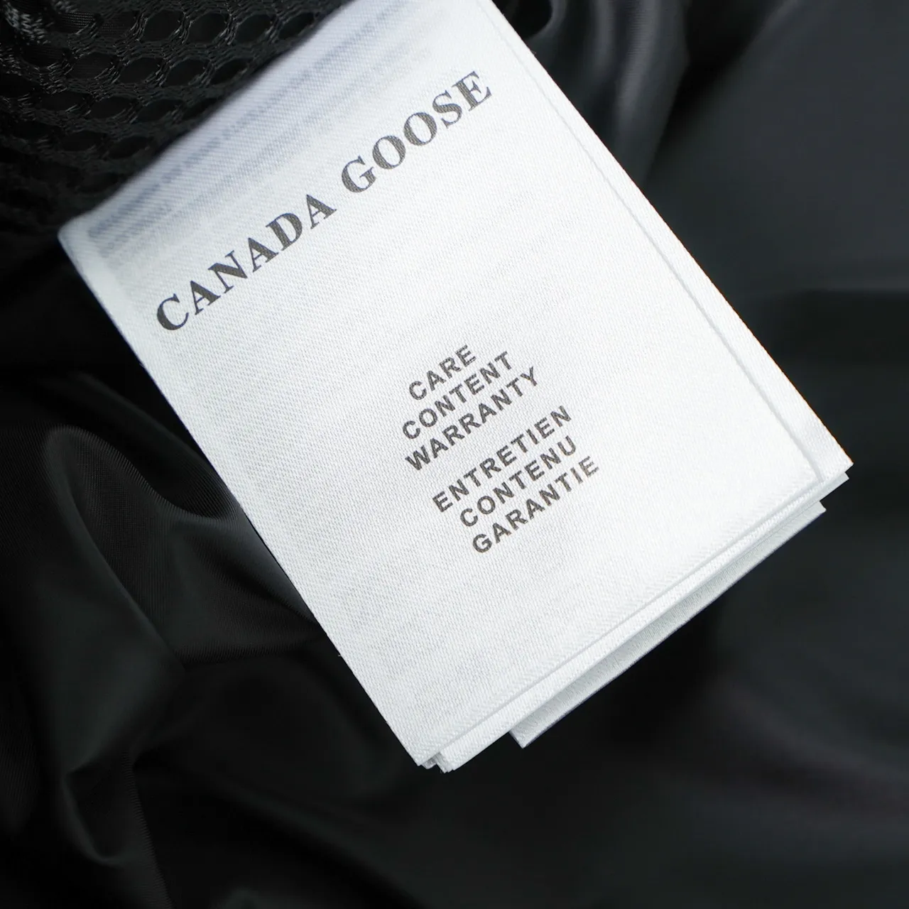 P780 CANADA GOOSE丨Canada Goose 2802 Sleeve Logo Stand Collar Down Jacket Color: Black Black Label Size: XS-XXL
